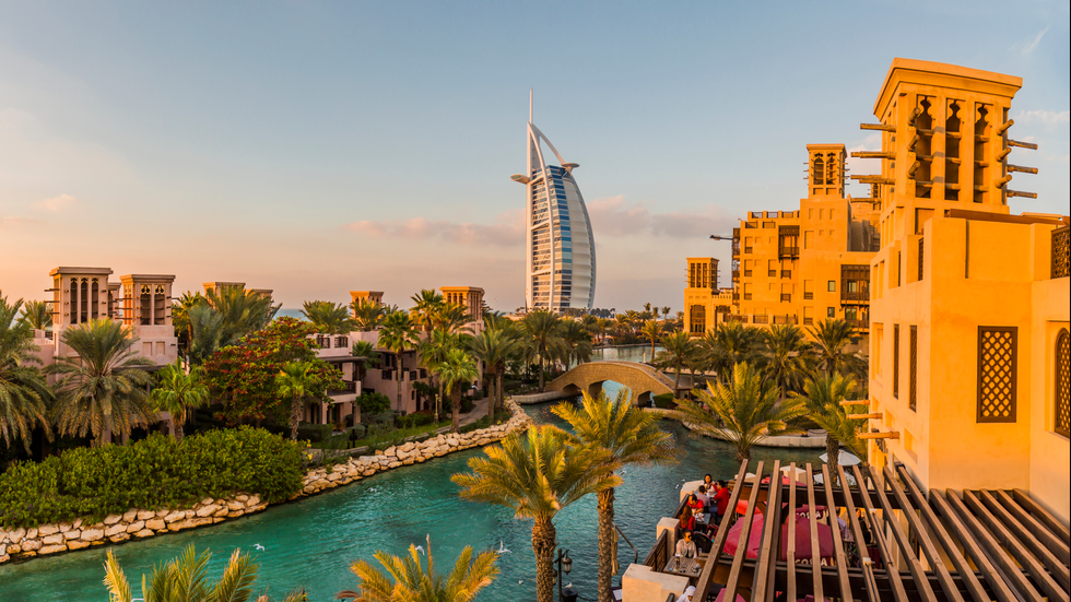 A good price for flights to Dubai. Dubai flight deals.